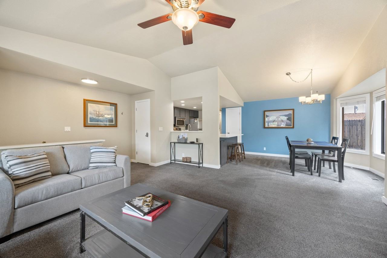 592 N Weaver Ave - Photo 7 of 12