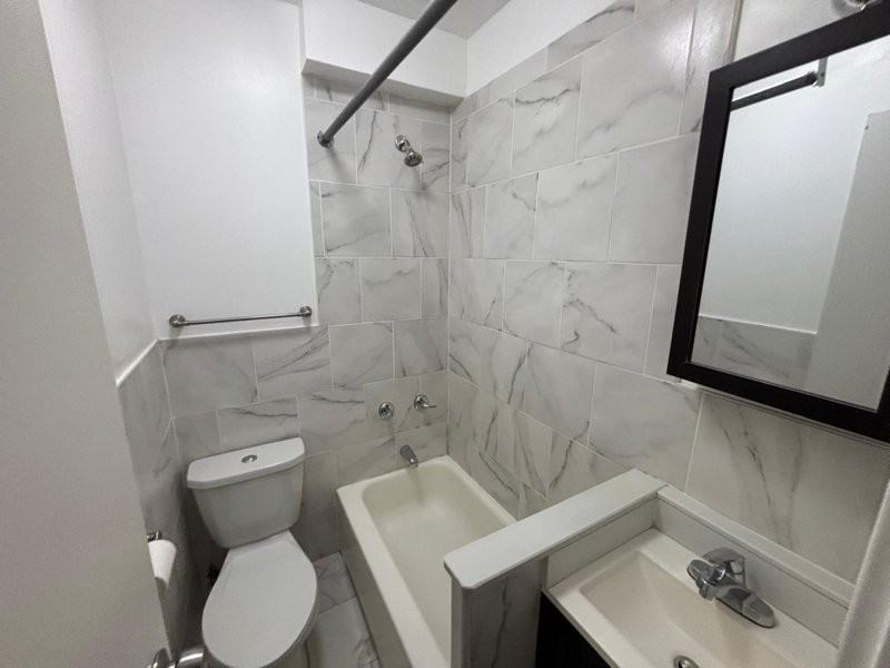 407 61st St - Photo 4 of 8