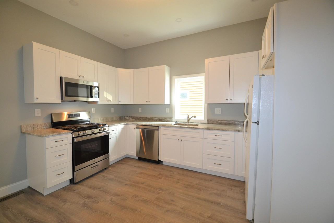 19 Dean Street - Photo 4 of 10