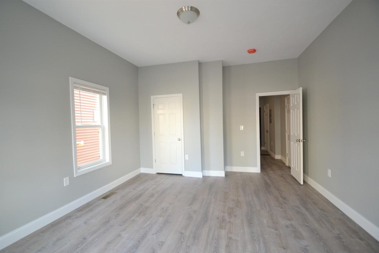 19 Dean Street - Photo 5 of 10