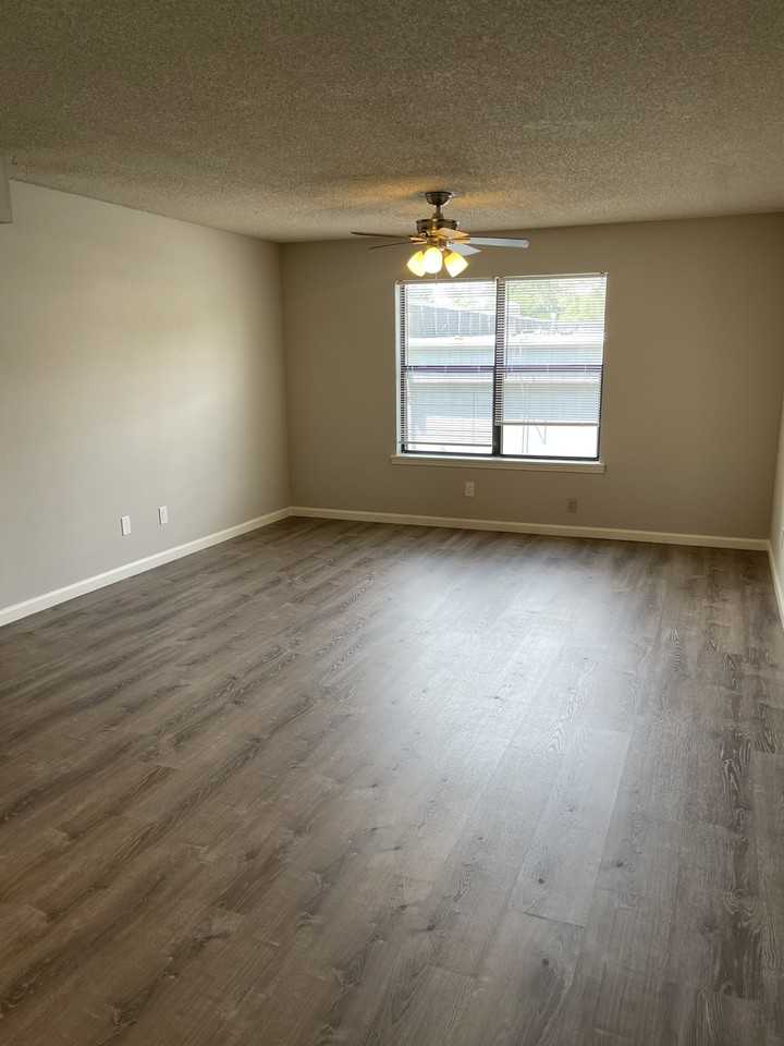 211 Mount Hope Court - Photo 3 of 25