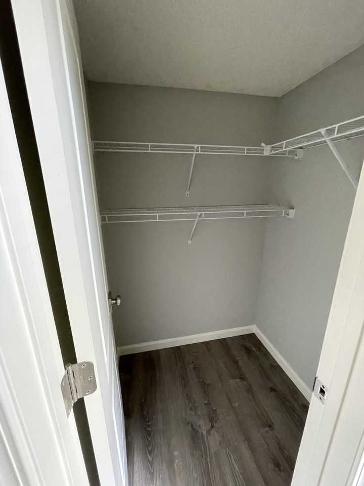 211 Mount Hope Court - Photo 7 of 25