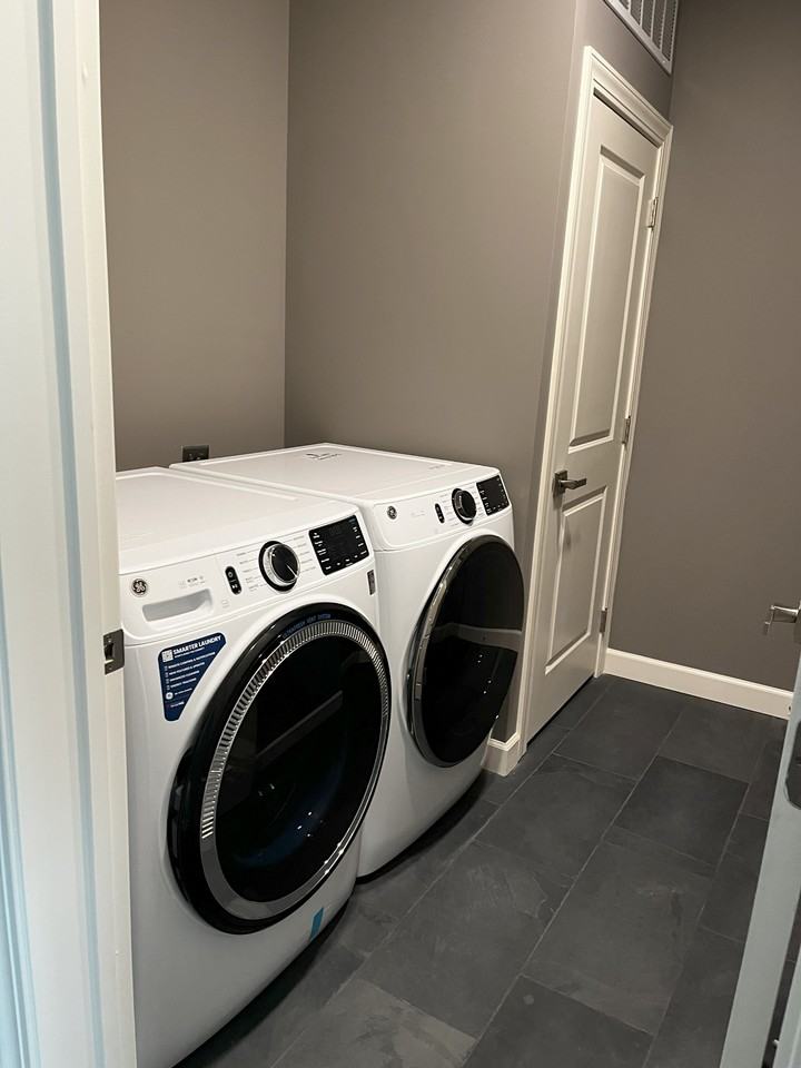 1733 Massachusetts Street - Photo 7 of 31