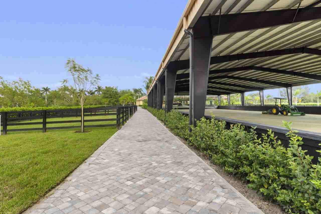 4985 Stables Way - Photo 5 of 50