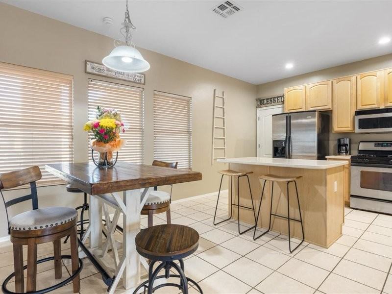 6186 S Wheaton Dr - Photo 4 of 17