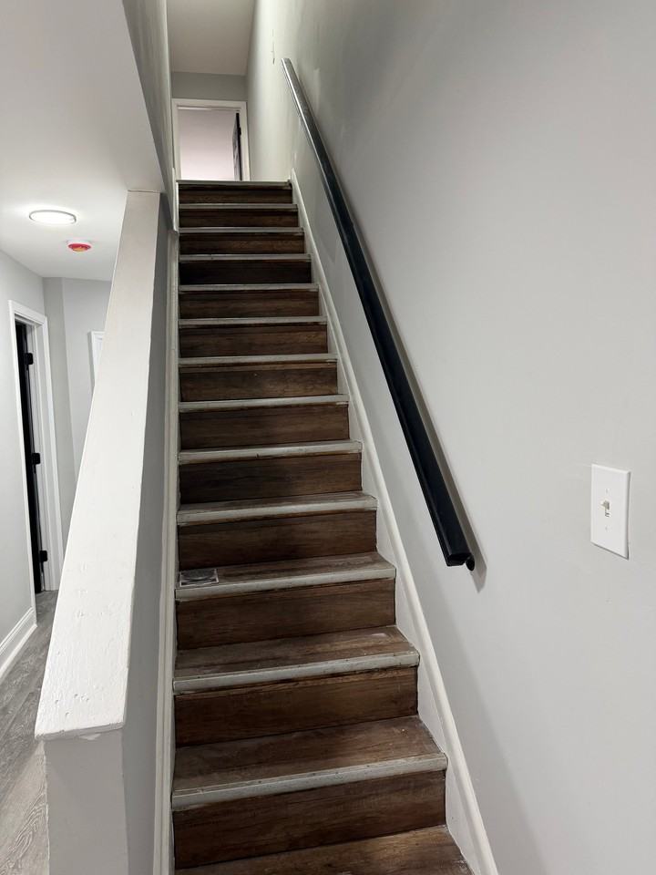 3325 E Monument St - Photo 3 of 13