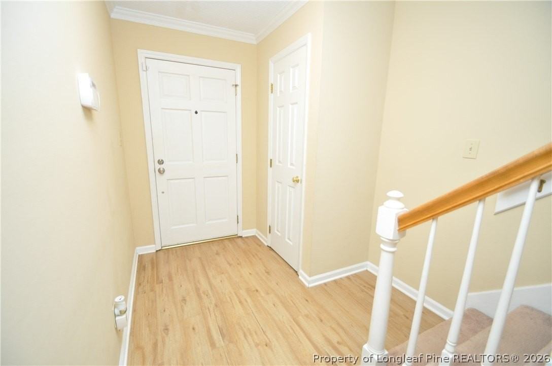 1004 Oak Lake Ct - Photo 3 of 33