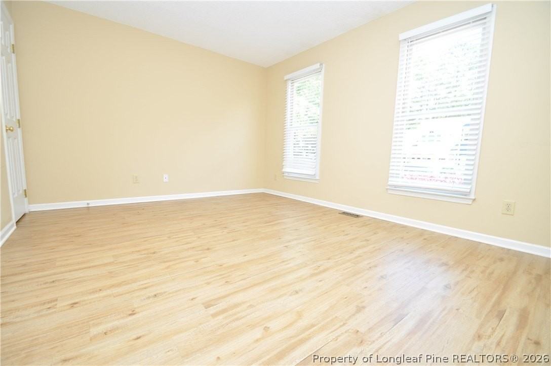 1004 Oak Lake Ct - Photo 4 of 33