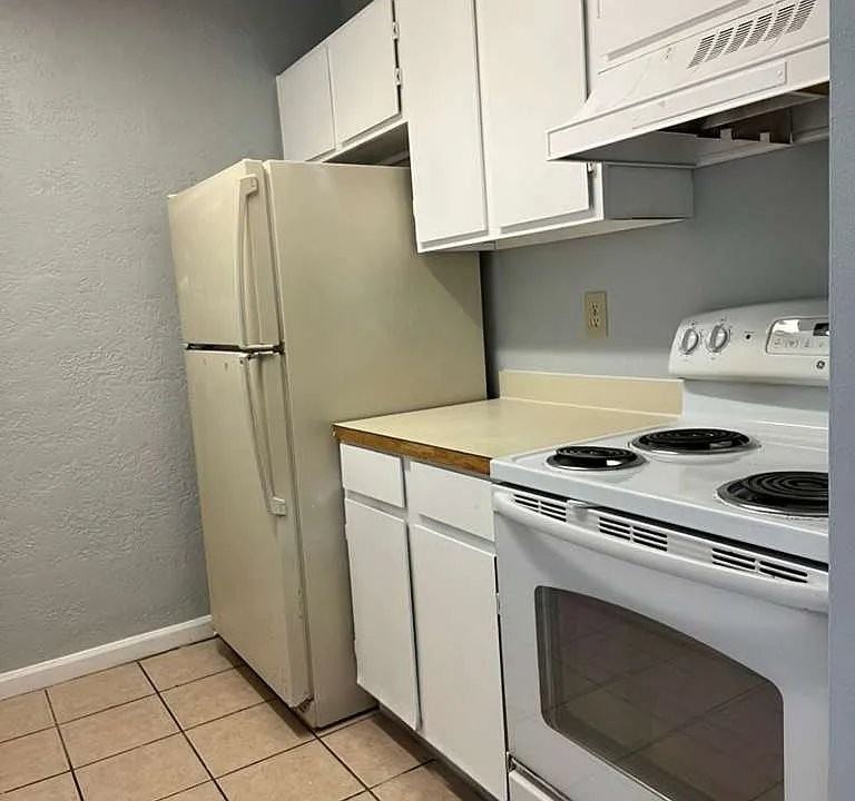 1231 Shalom Dr - Photo 4 of 12