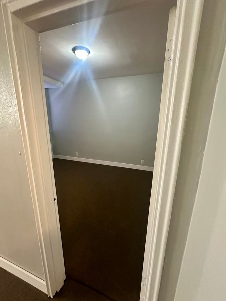 85 Easton Ave #1E - Photo 4 of 9