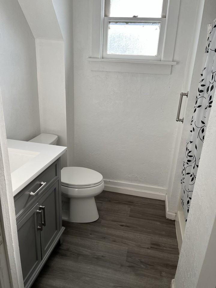 109 N Kimball Ave #D - Photo 7 of 7