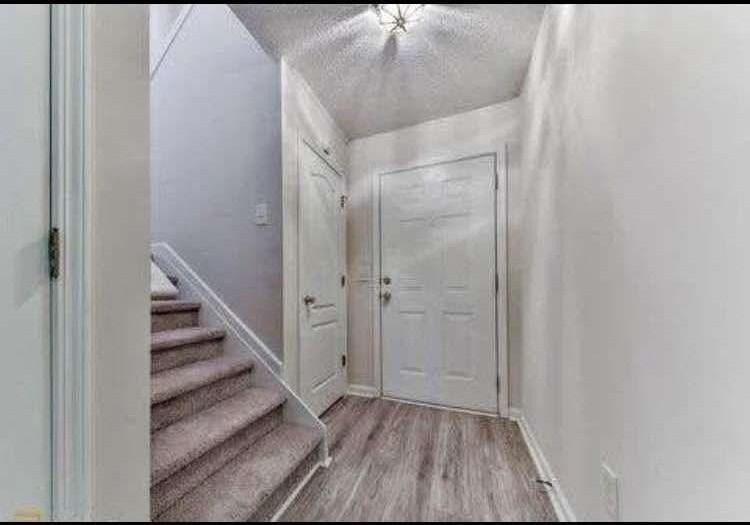 204 Fox Creek Blvd - Photo 2 of 8