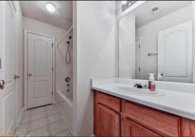 204 Fox Creek Blvd - Photo 6 of 8