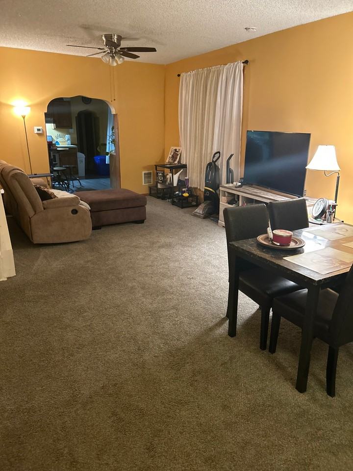 7018, Vandike St - Photo 2 of 9