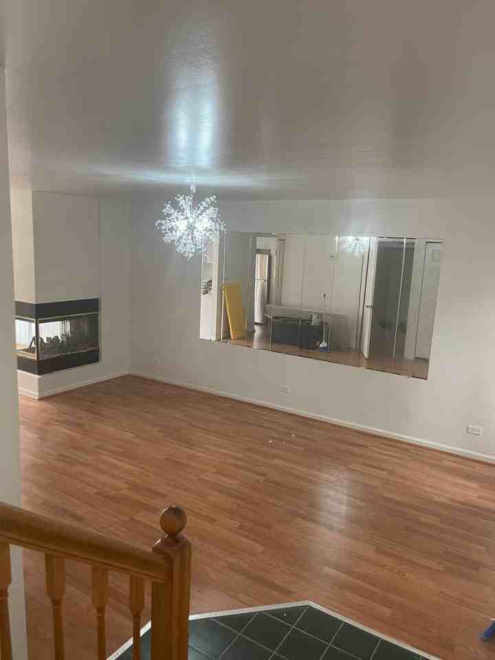 2312 N Nagle Ave - Photo 4 of 18