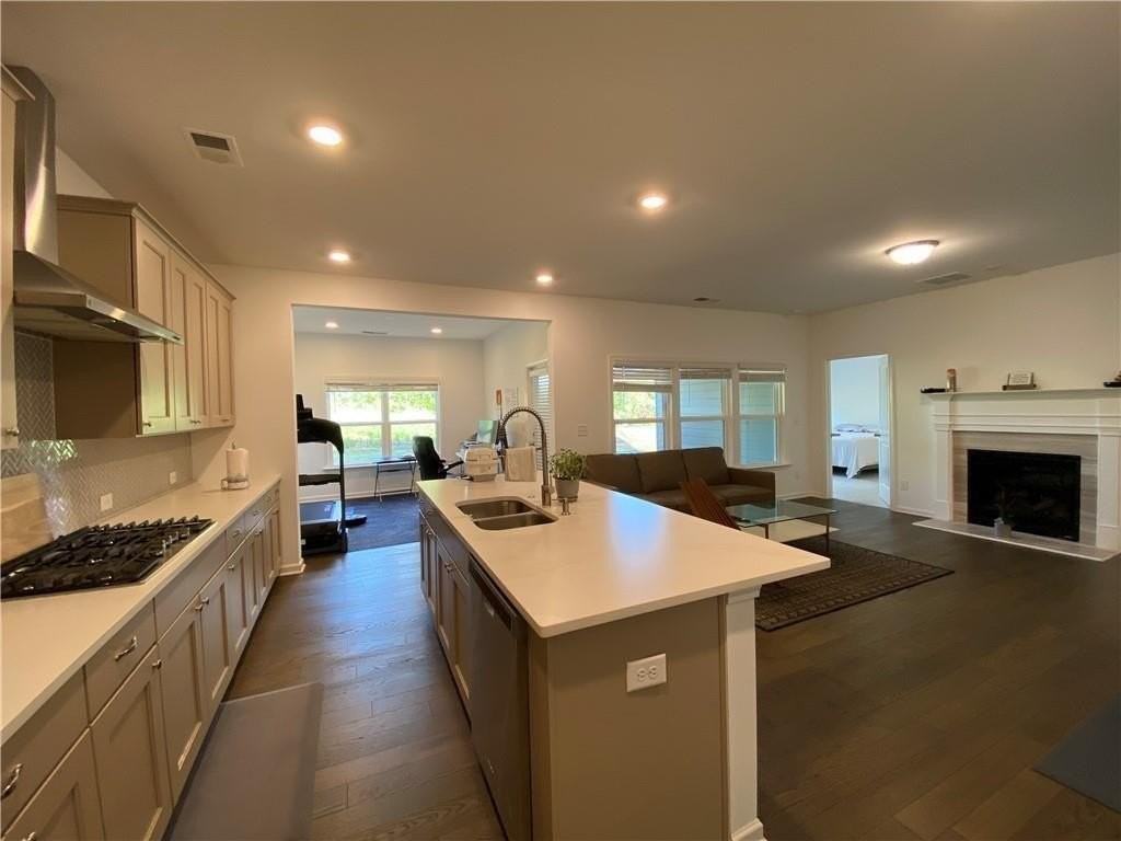 5580 Bergeson Way - Photo 5 of 15