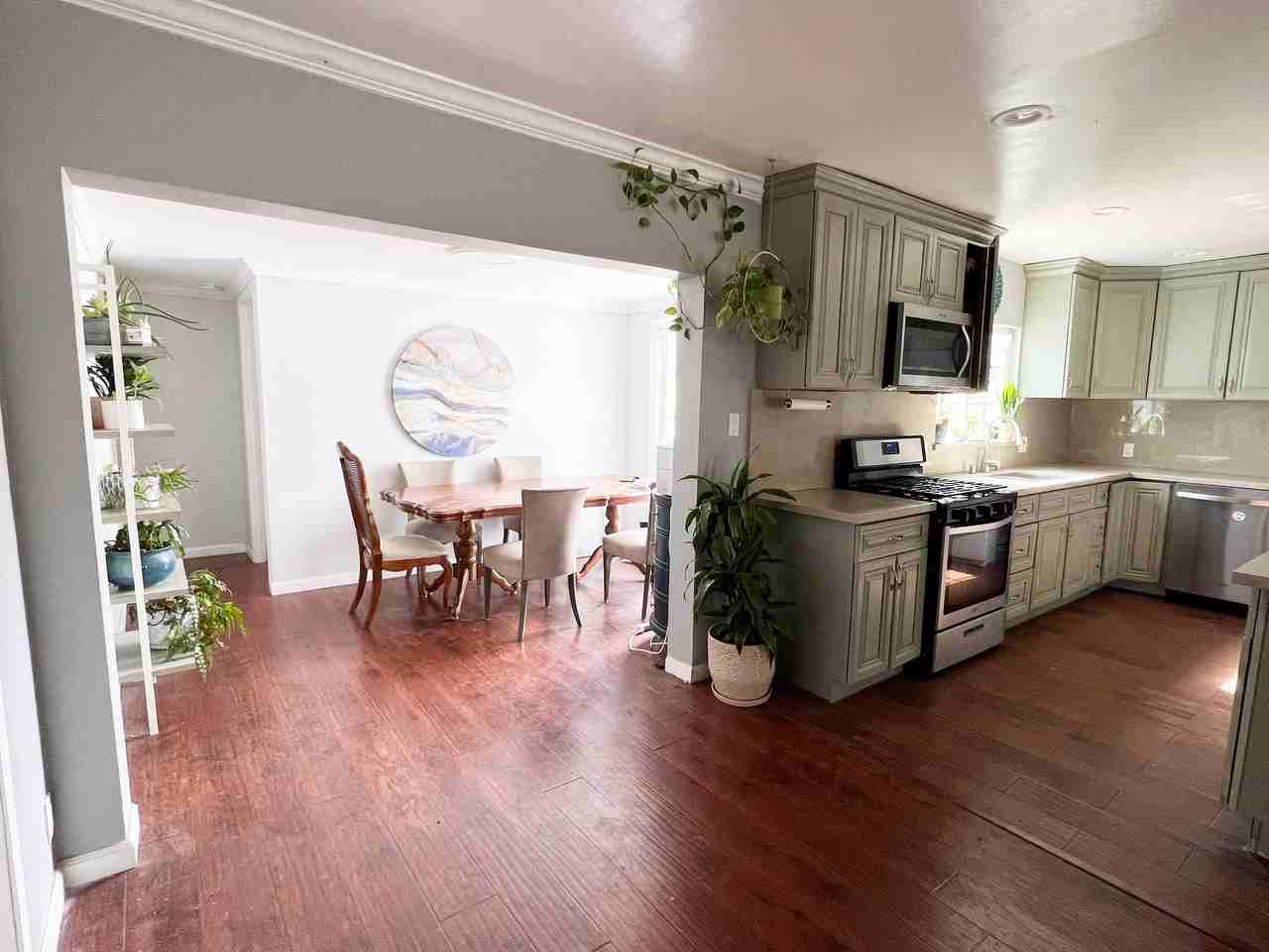 14148 Community St - Photo 3 of 7