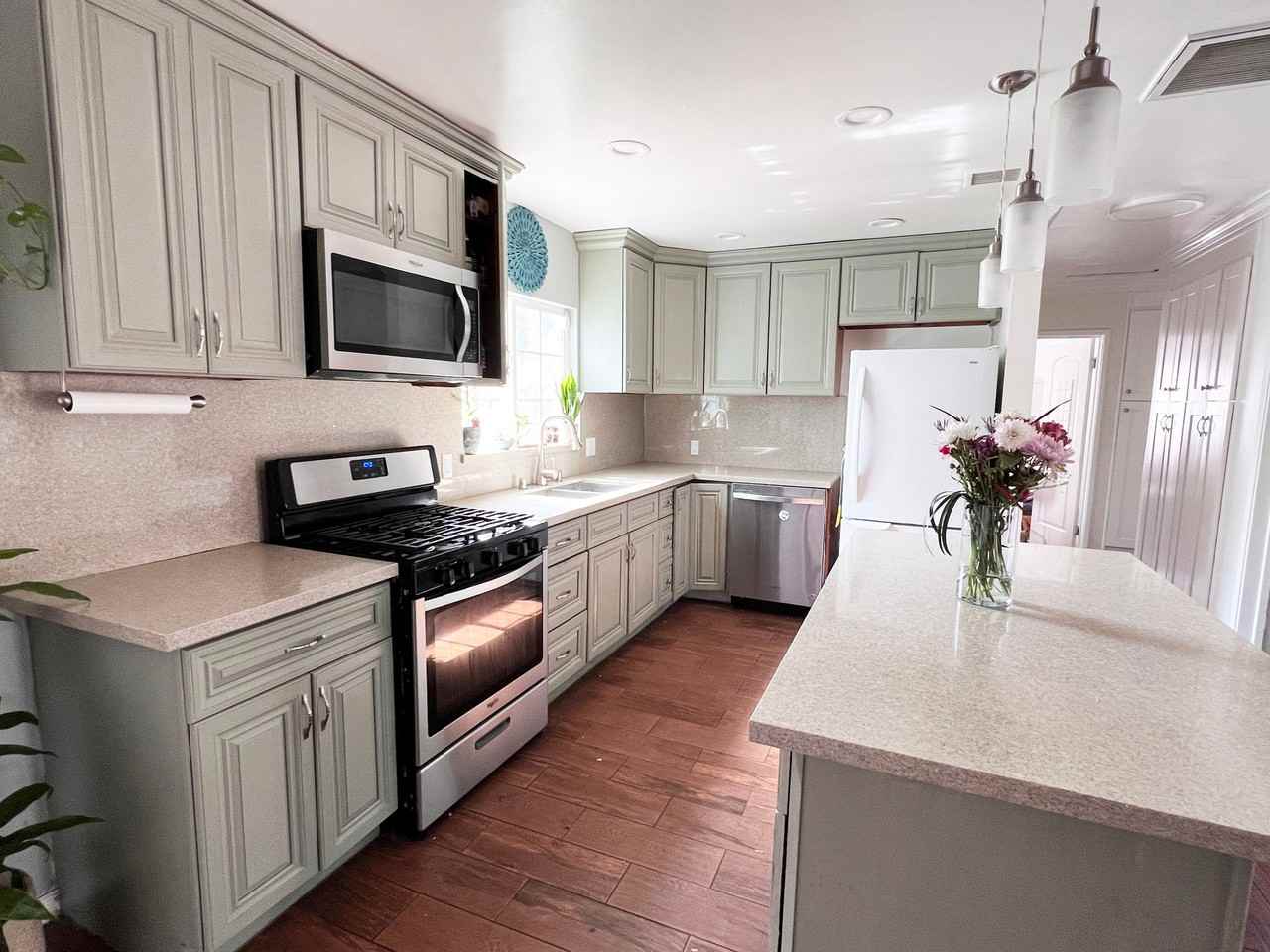 14148 Community St - Photo 5 of 7