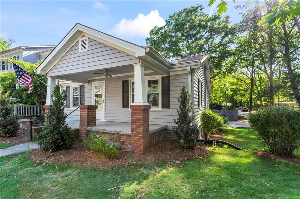 2208 Forrest Pl Nw - Photo 2 of 20