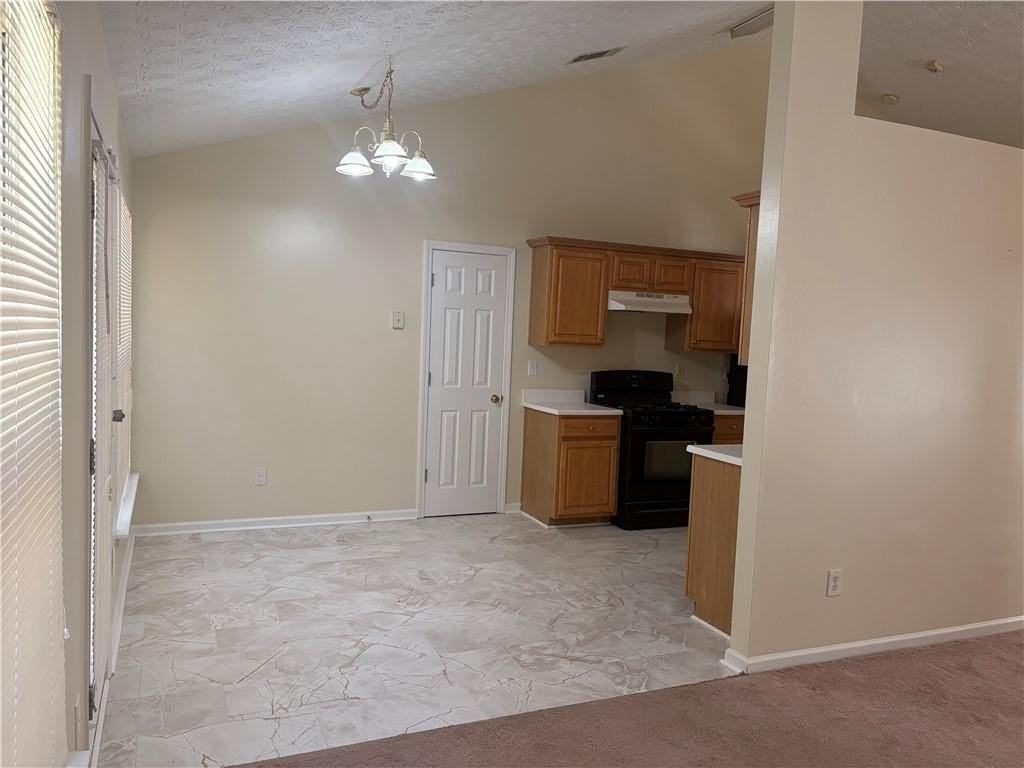 5975 Hillvale Trl - Photo 3 of 10
