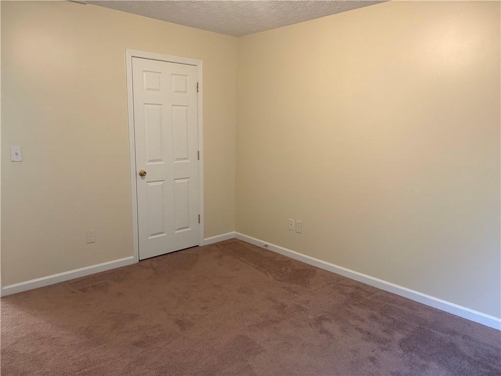 5975 Hillvale Trl - Photo 4 of 10