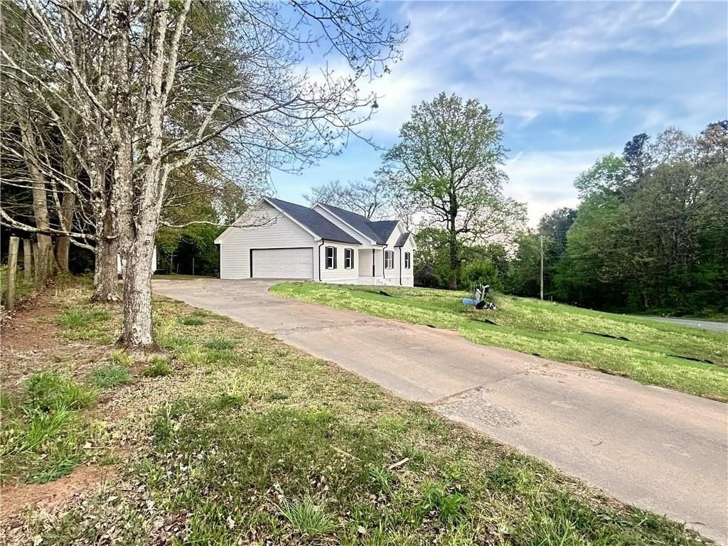 3590 Chamblee Gap Rd - Photo 5 of 44