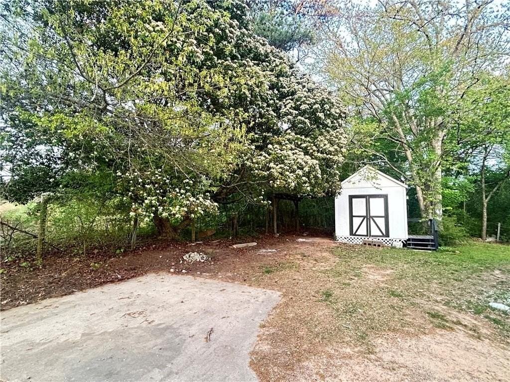 3590 Chamblee Gap Rd - Photo 7 of 44