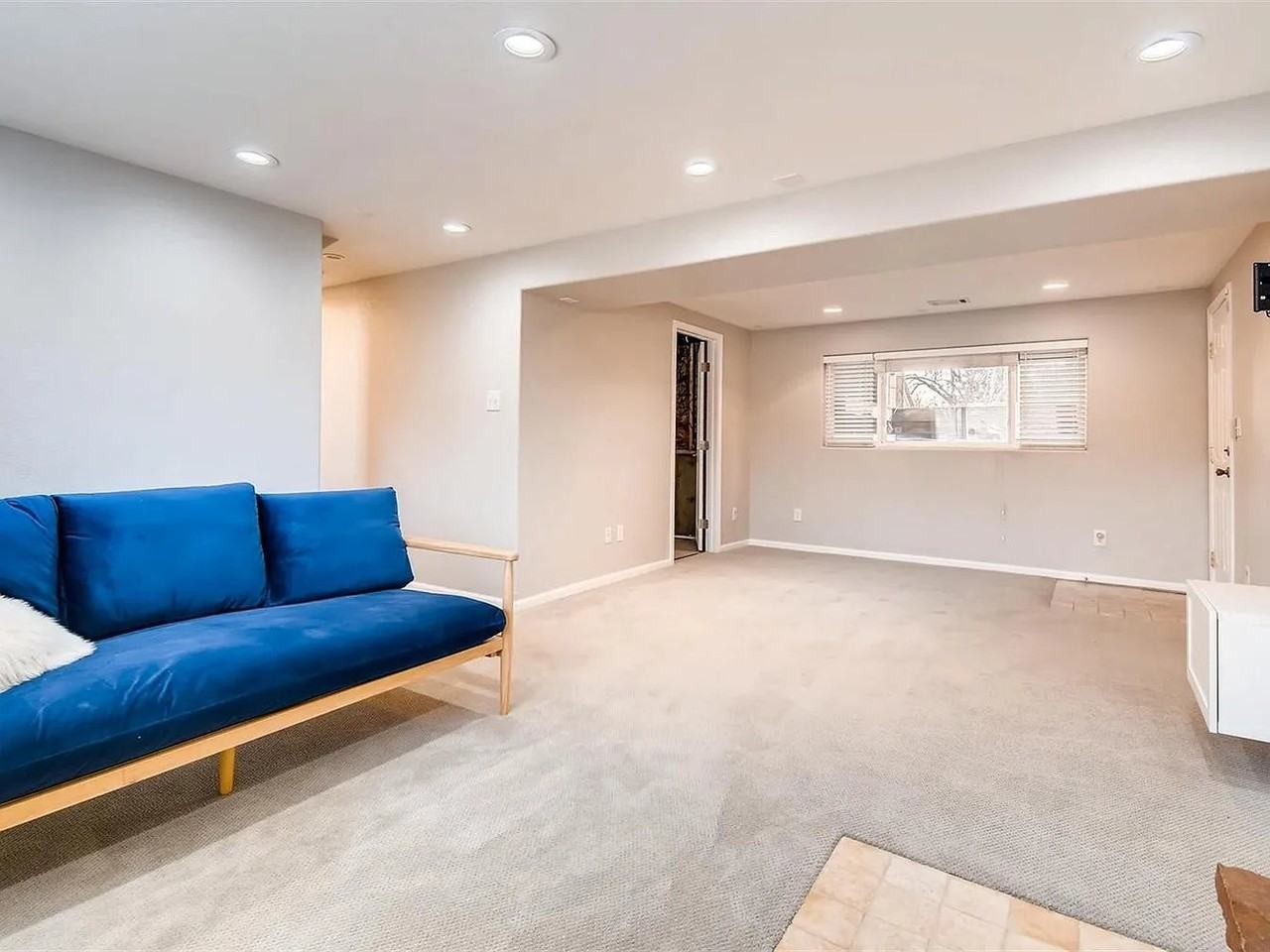 1403 Lefthand Dr - Photo 2 of 17