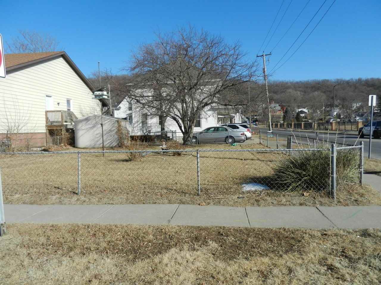 328 9th Avenue - Photo 4 of 25