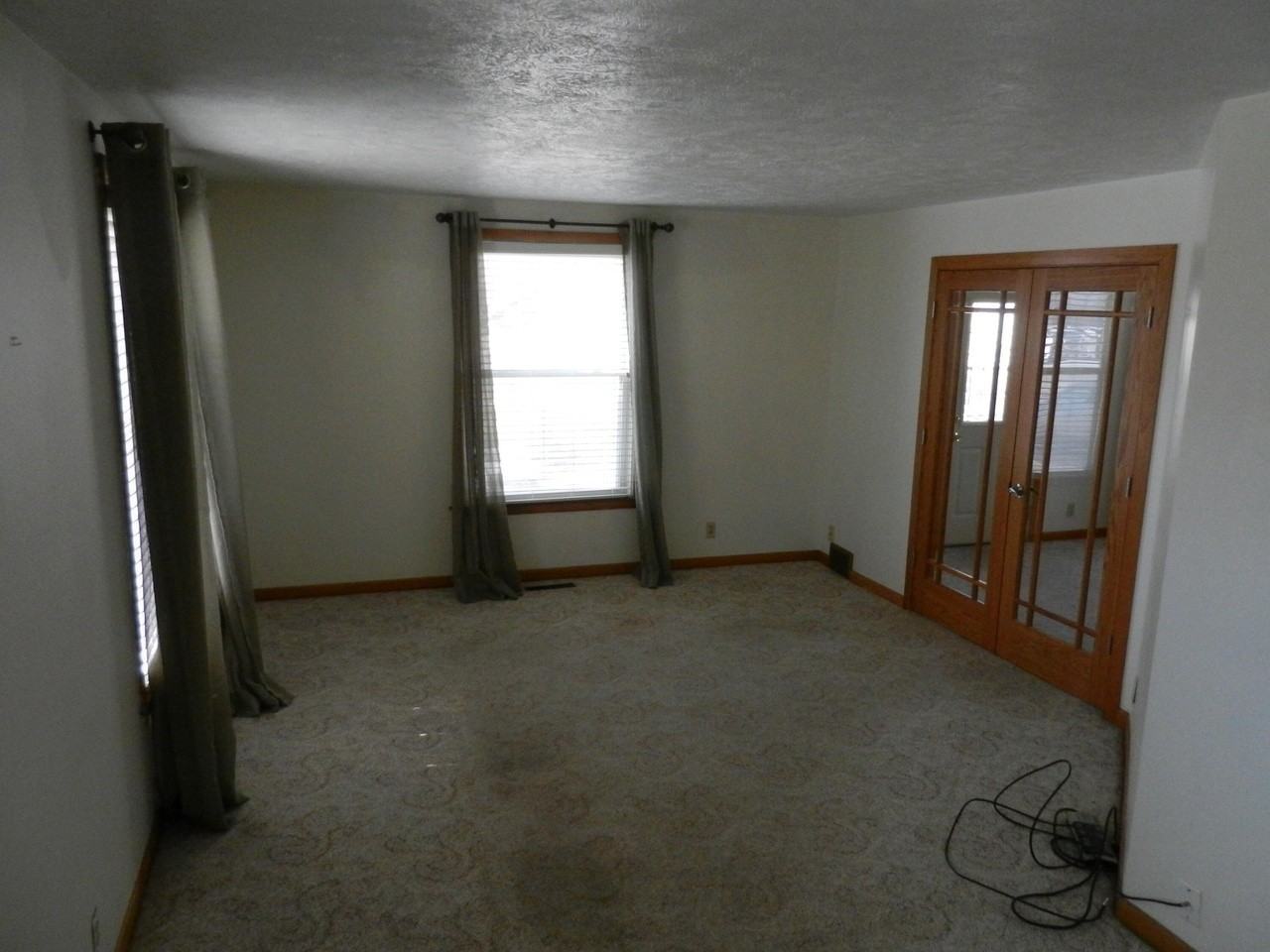 328 9th Avenue - Photo 6 of 25