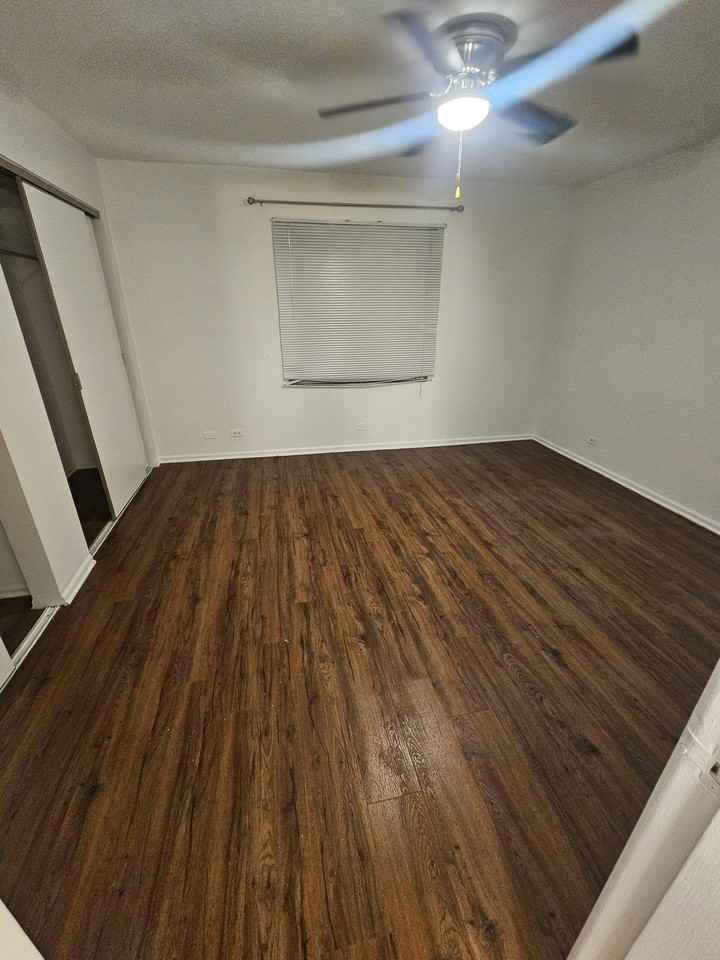 146 Green Bay Rd #1 - Photo 2 of 9