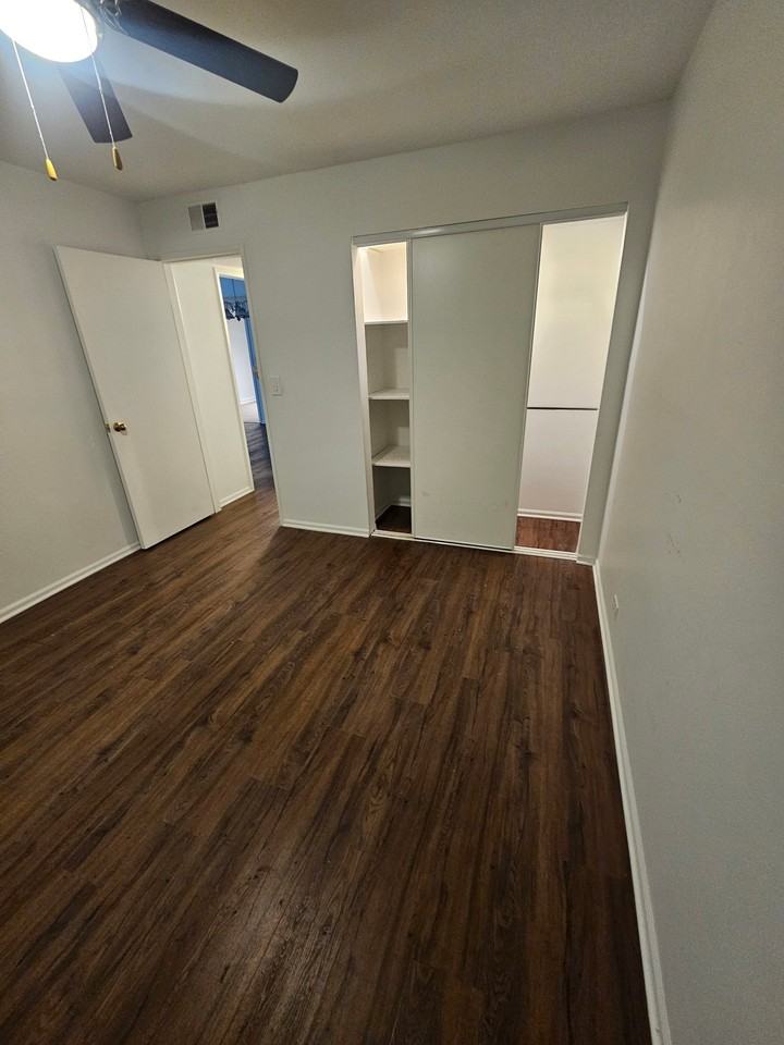 146 Green Bay Rd #1 - Photo 6 of 9