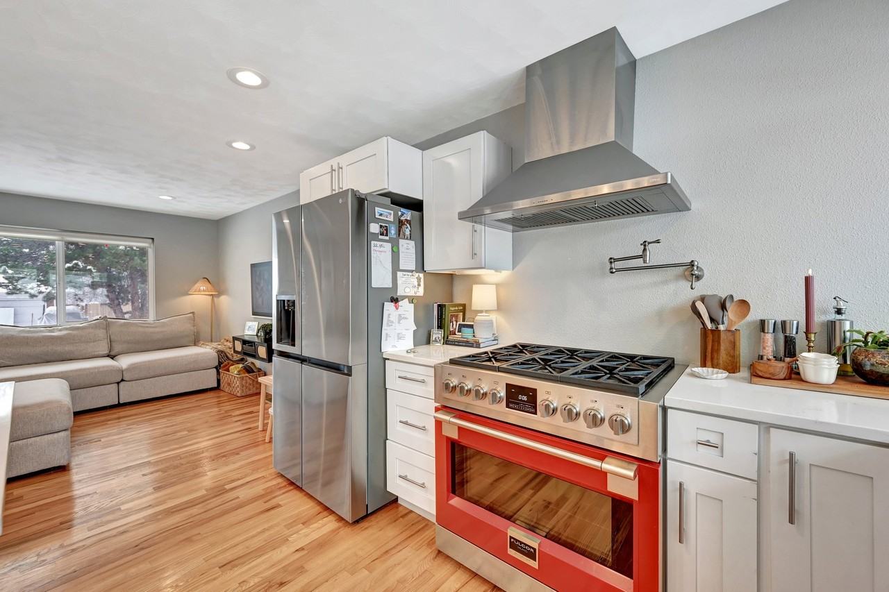 6526 S Elizabeth Way - Photo 4 of 19