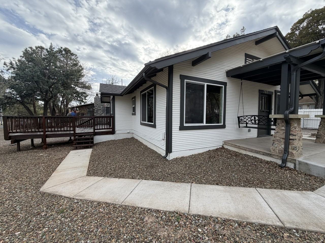 703 Country Club Dr - Photo 2 of 11