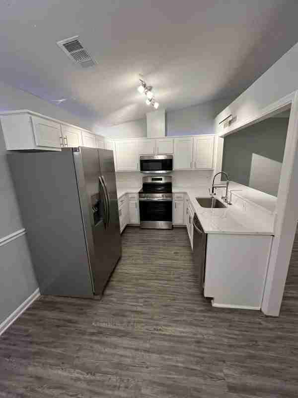 7801 Cross Tie Dr #4 - Photo 5 of 13