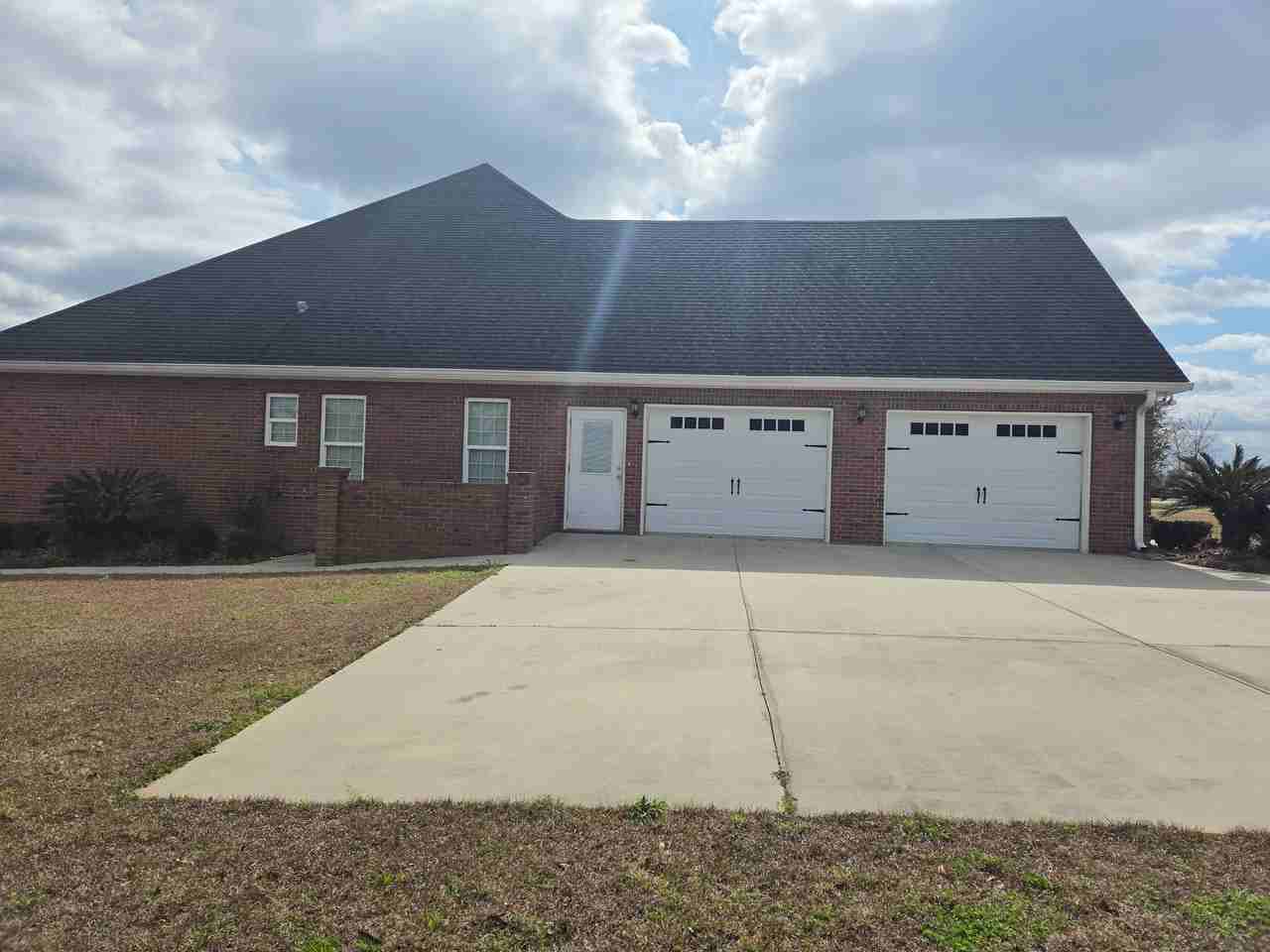 565 Twin Ponds Dr - Photo 3 of 20