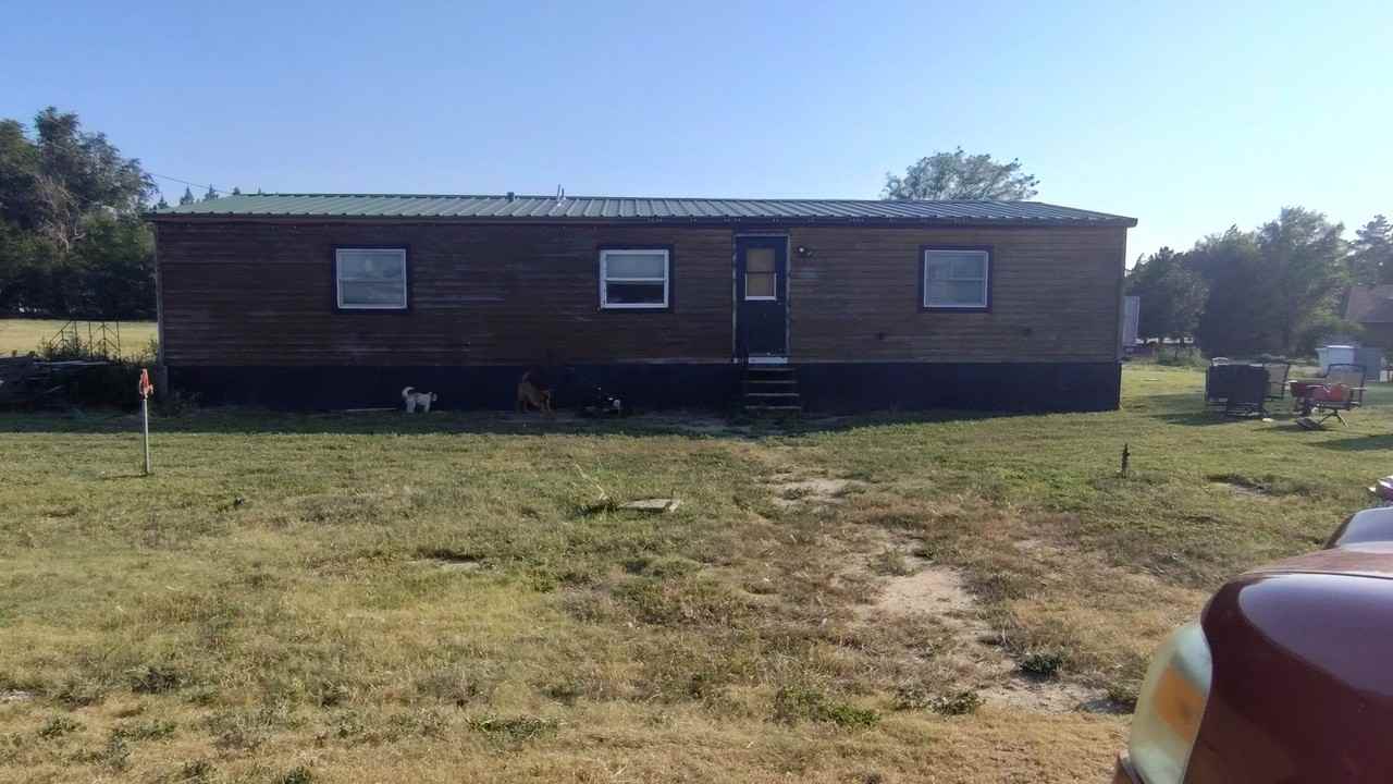 412 N Edwards St - Photo 2 of 18