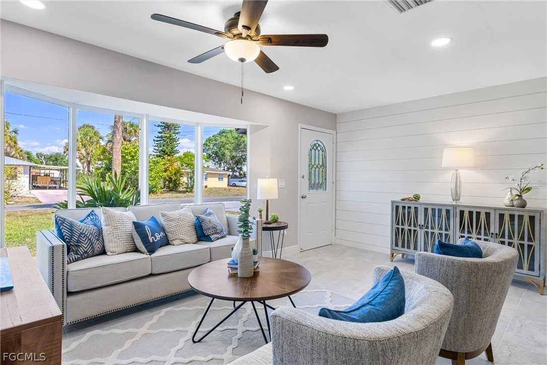 1003 April Ln - Photo 2 of 31