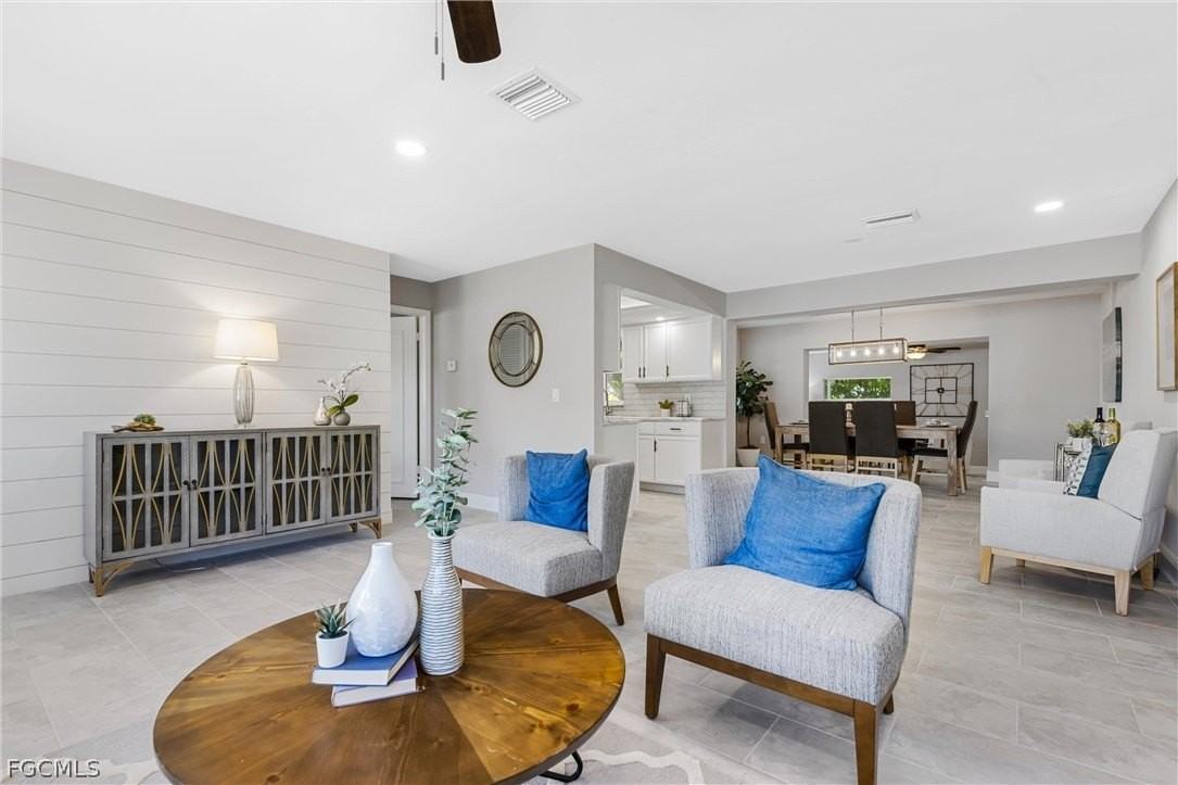 1003 April Ln - Photo 4 of 31