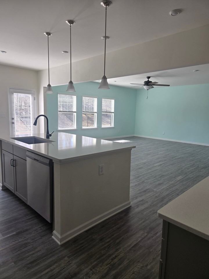 253 Cramerton Mills Pkwy - Photo 6 of 19