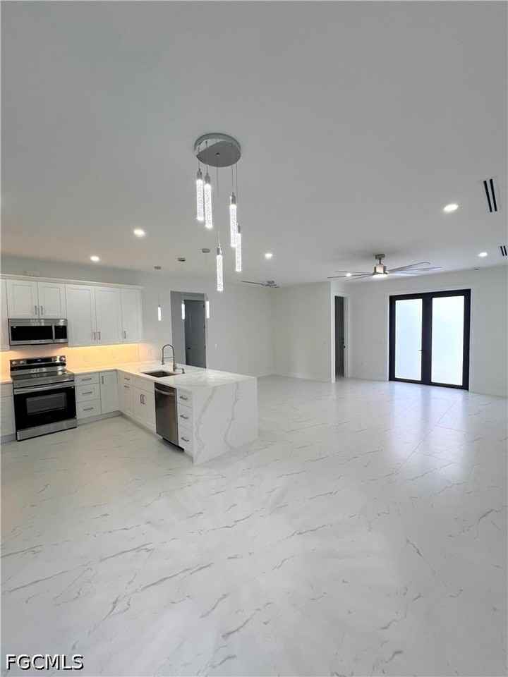 2657 2nd Ave Se - Photo 3 of 17