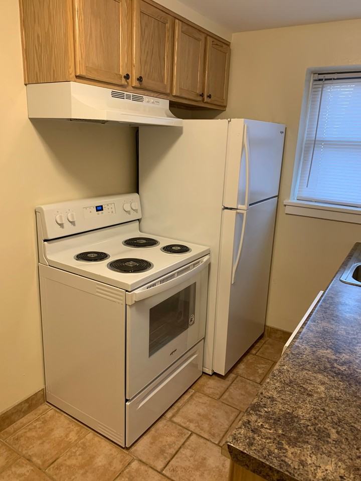 859 Saint Paul Ave #9 - Photo 3 of 15