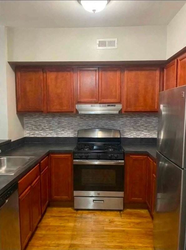 73 Bellevue Ave - Photo 2 of 7