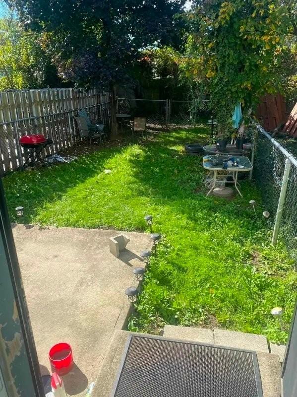 73 Bellevue Ave - Photo 3 of 7