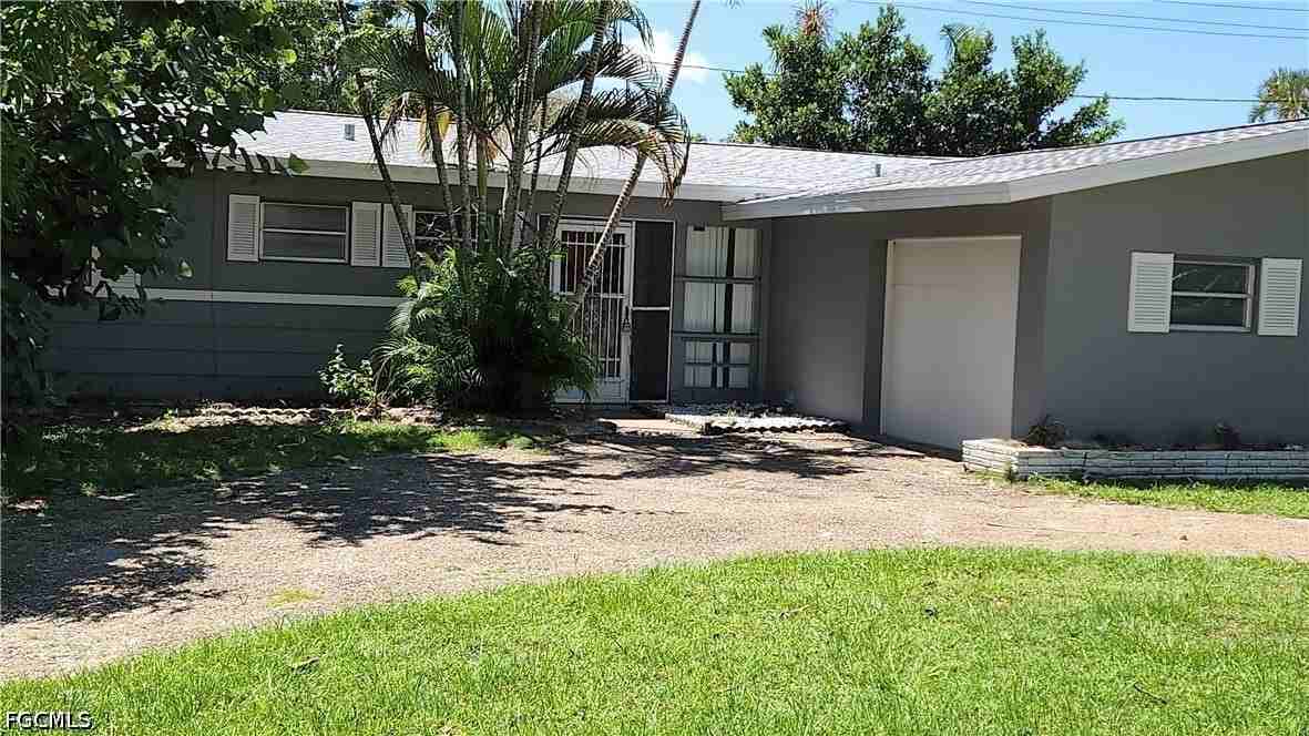 1530 Passaic Ave - Photo 5 of 30