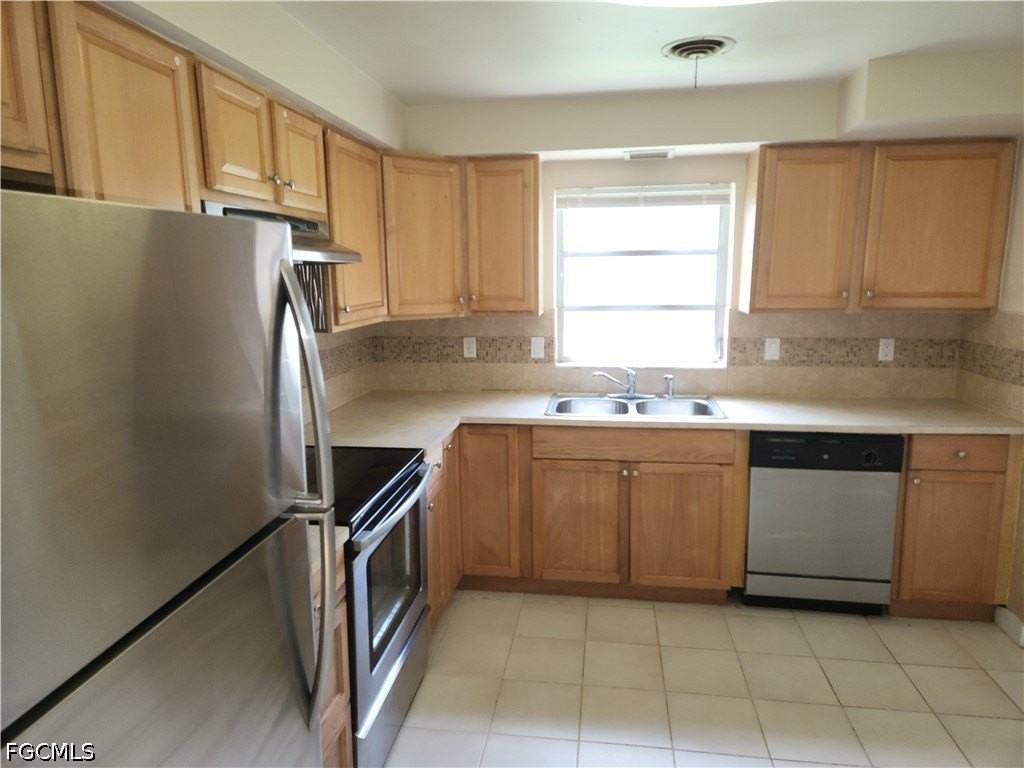 1530 Passaic Ave - Photo 6 of 30