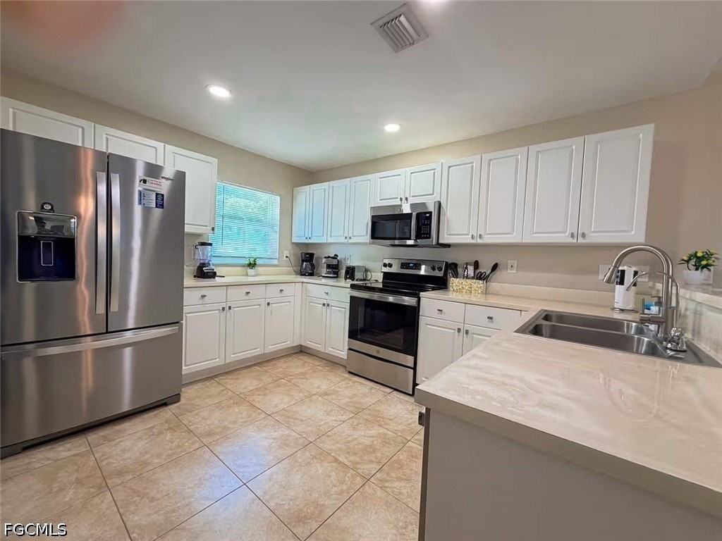 2937 Sw 8th Pl - Photo 3 of 19