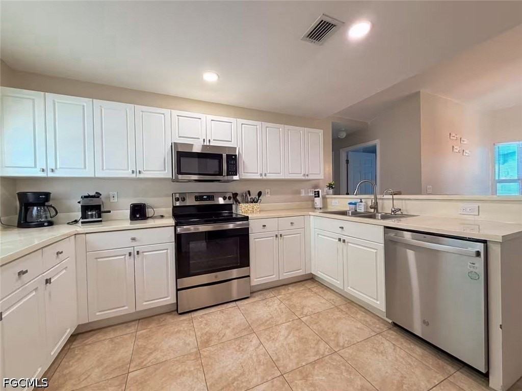 2937 Sw 8th Pl - Photo 4 of 19