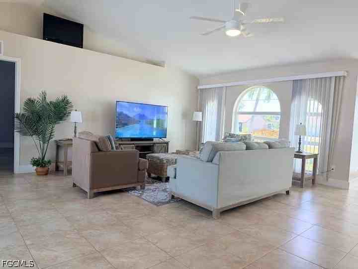 2937 Sw 8th Pl - Photo 7 of 19