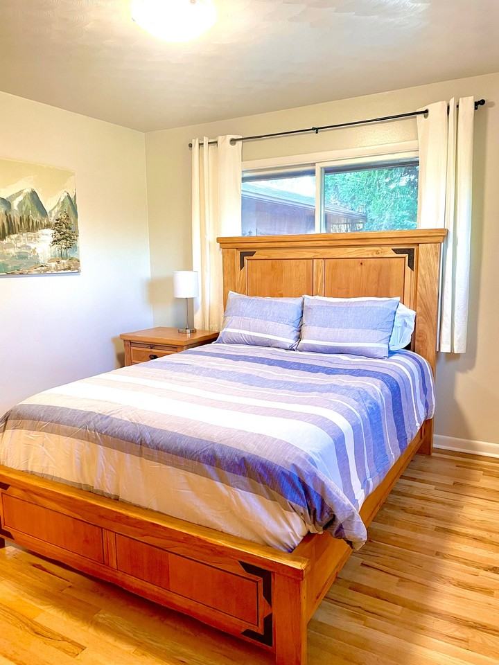 1304 Luke St - Photo 6 of 10